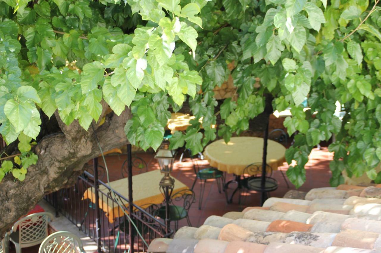 Le Provencal Hotel Aups Exterior photo