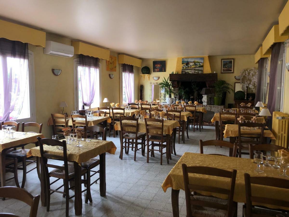 Le Provencal Hotel Aups Exterior photo